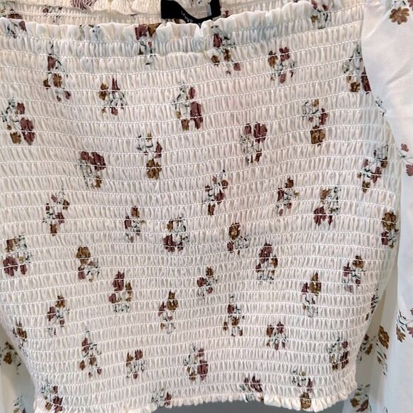 Love Tree Large Boho/Vintage Floral Smocked Crop Top NWOT - Picture 4 of 8